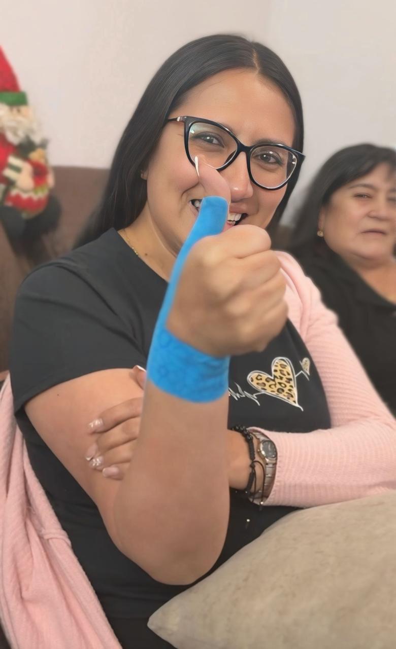 Paciente feliz con vendaje